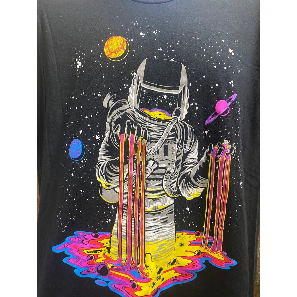 Into The AM Astronaut Graphic T-Shirt Large Black Neon Space Cosmic Streetwear - Picture 3 of 5